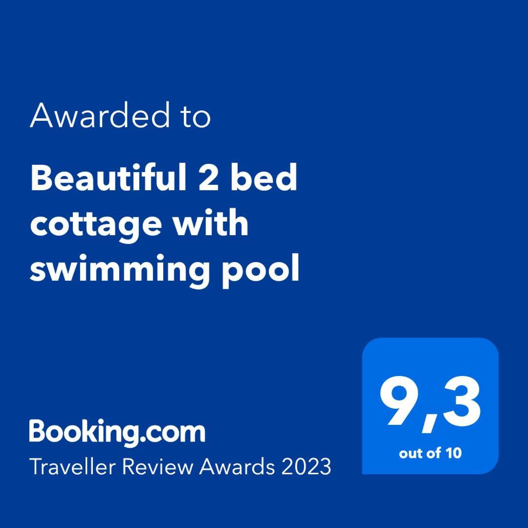 Beautiful 2 Bed Cottage With Swimming Pool Pagéas Oda fotoğraf