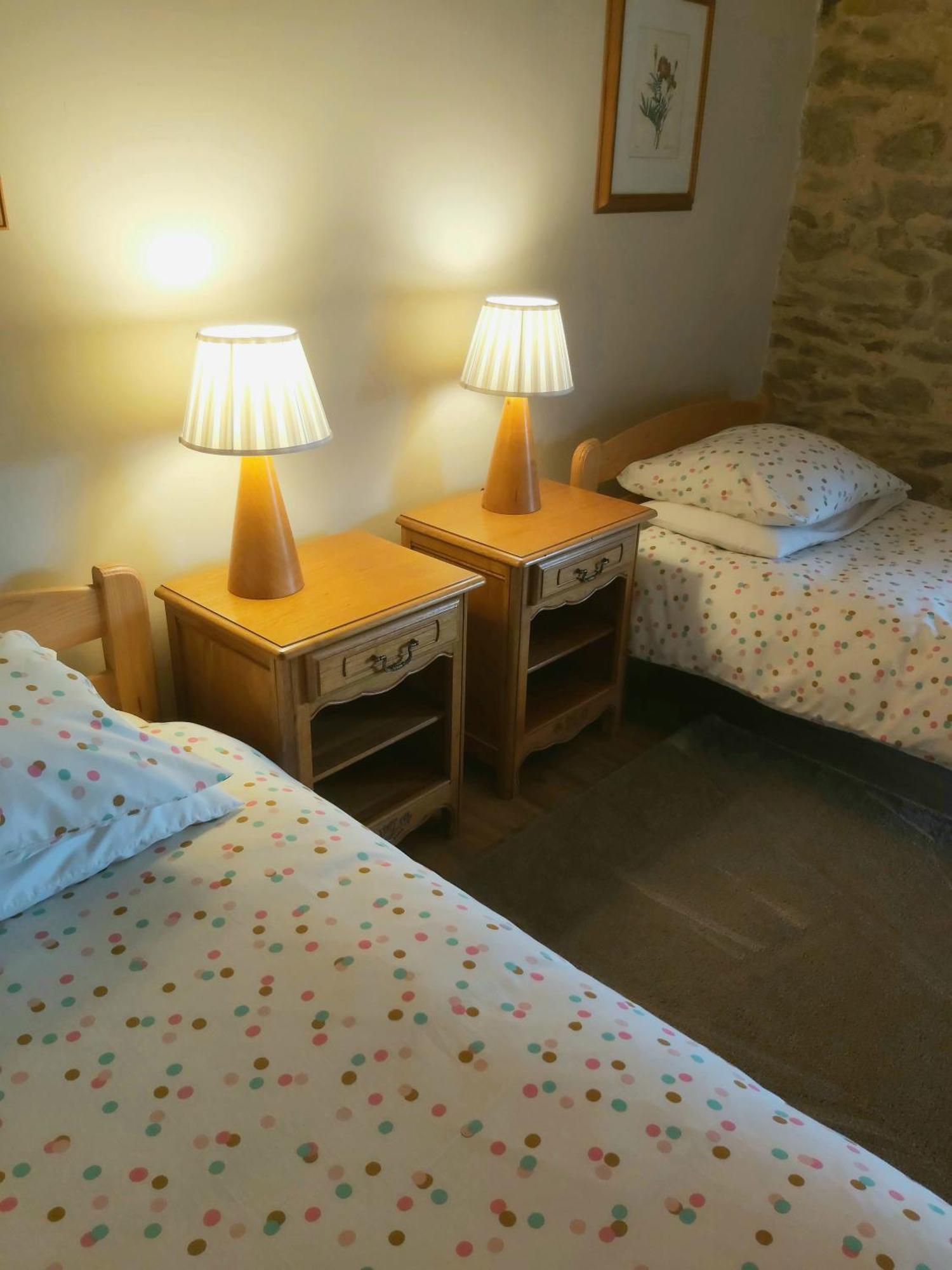 Beautiful 2 Bed Cottage With Swimming Pool Pagéas Oda fotoğraf