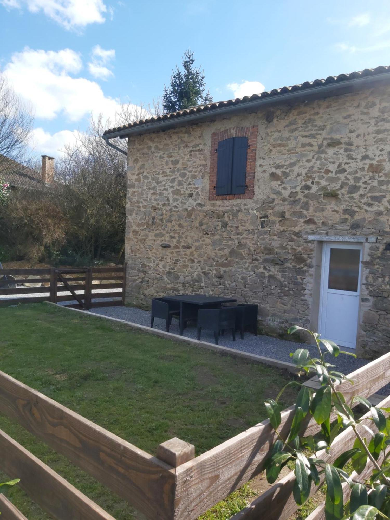 Beautiful 2 Bed Cottage With Swimming Pool Pagéas Oda fotoğraf